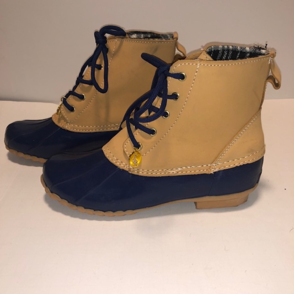Sporto NWOT winter boots Size 8